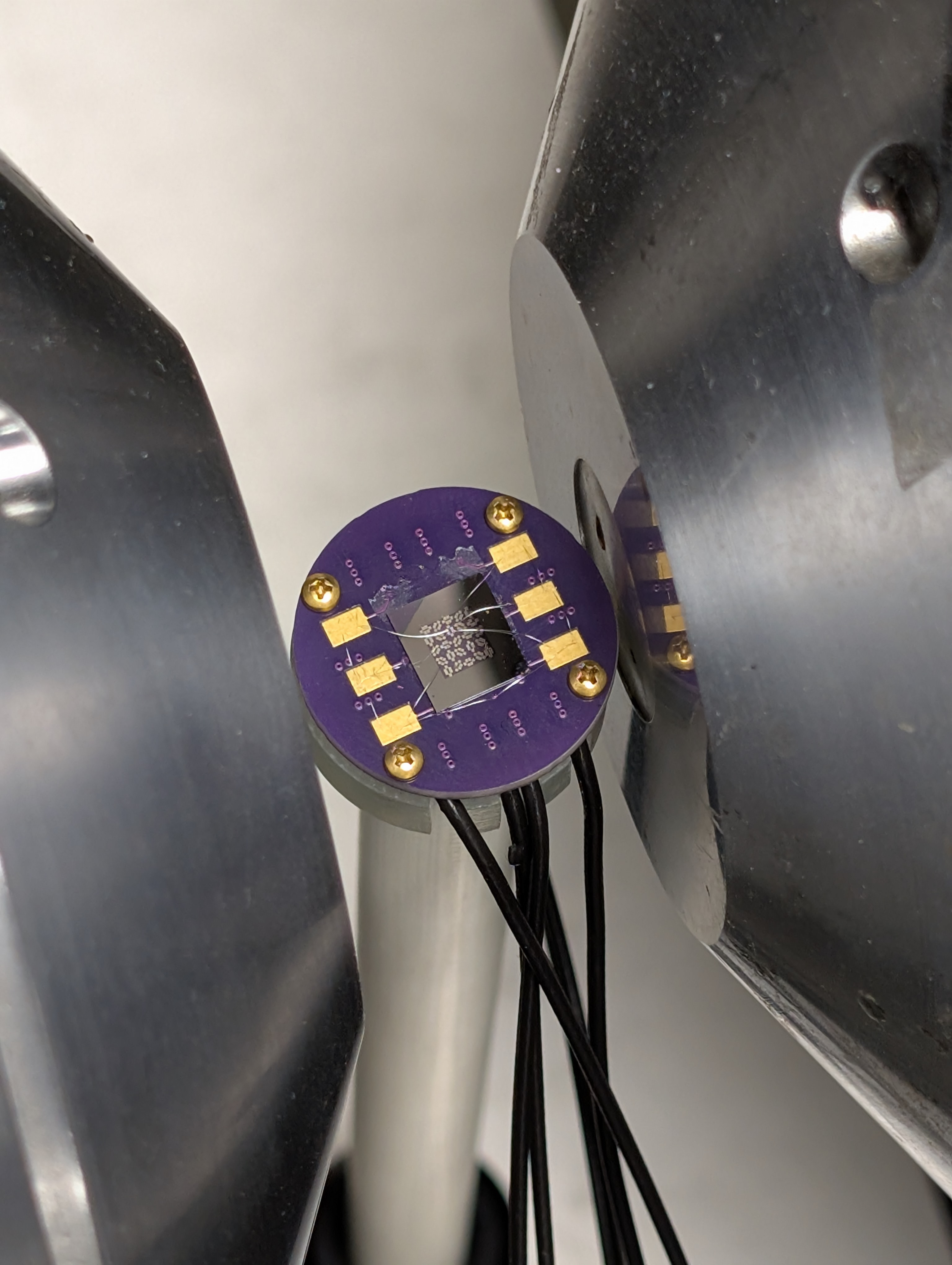 AMR PCB between poles
