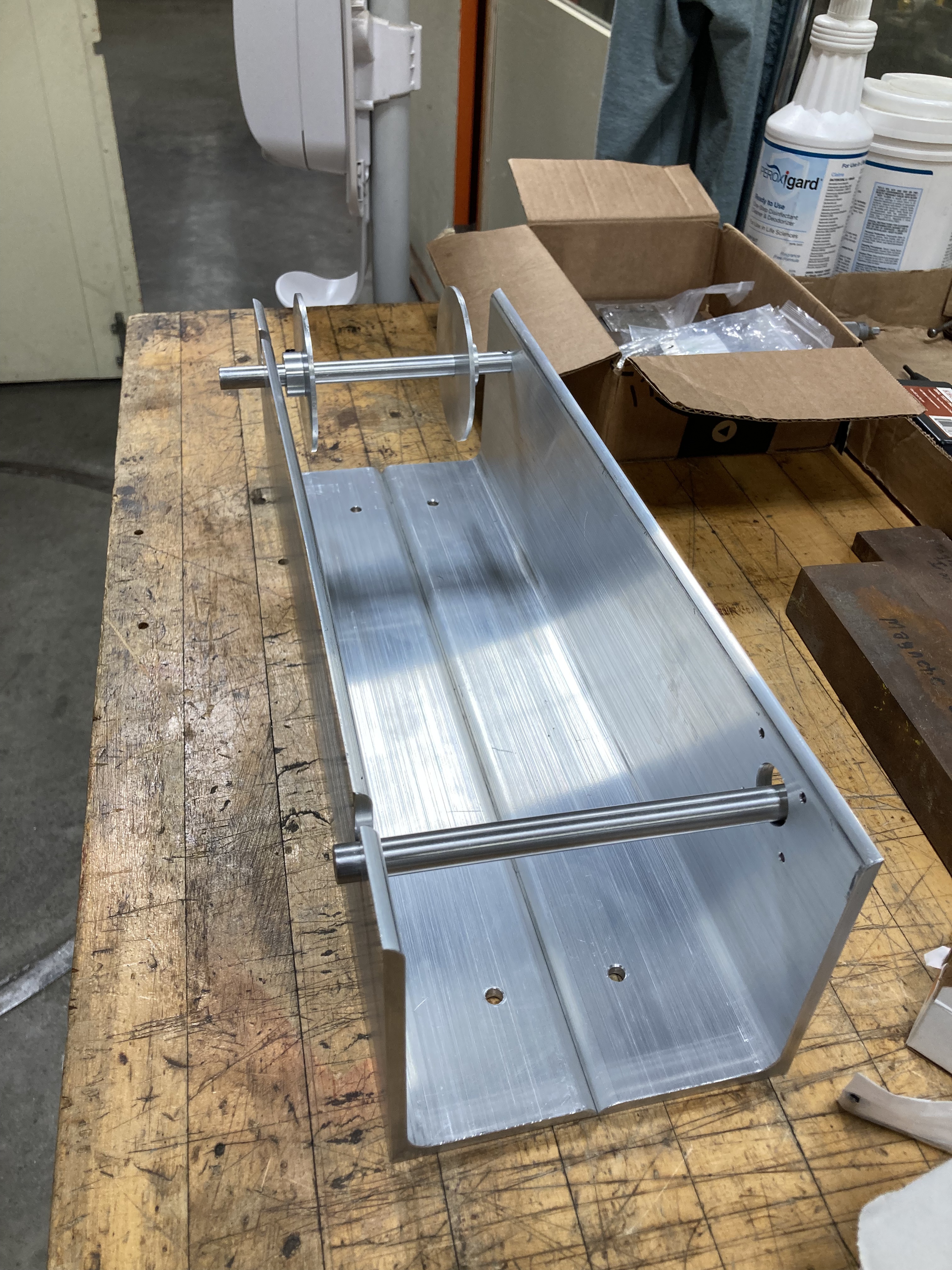Magnet maker bare